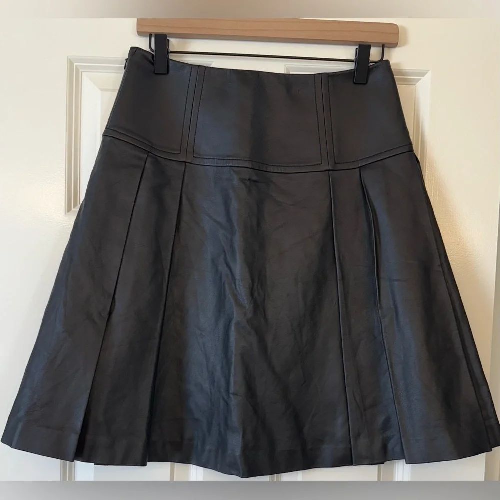 Michael Kors Faux Leather pleated black Skirt Size 4